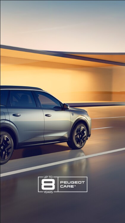 PEUGEOT 5008 Hybrid rear view